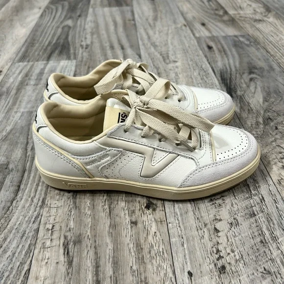 Vans Cream and White Low-Top Athletic Sneakers - Picture 2 of 4